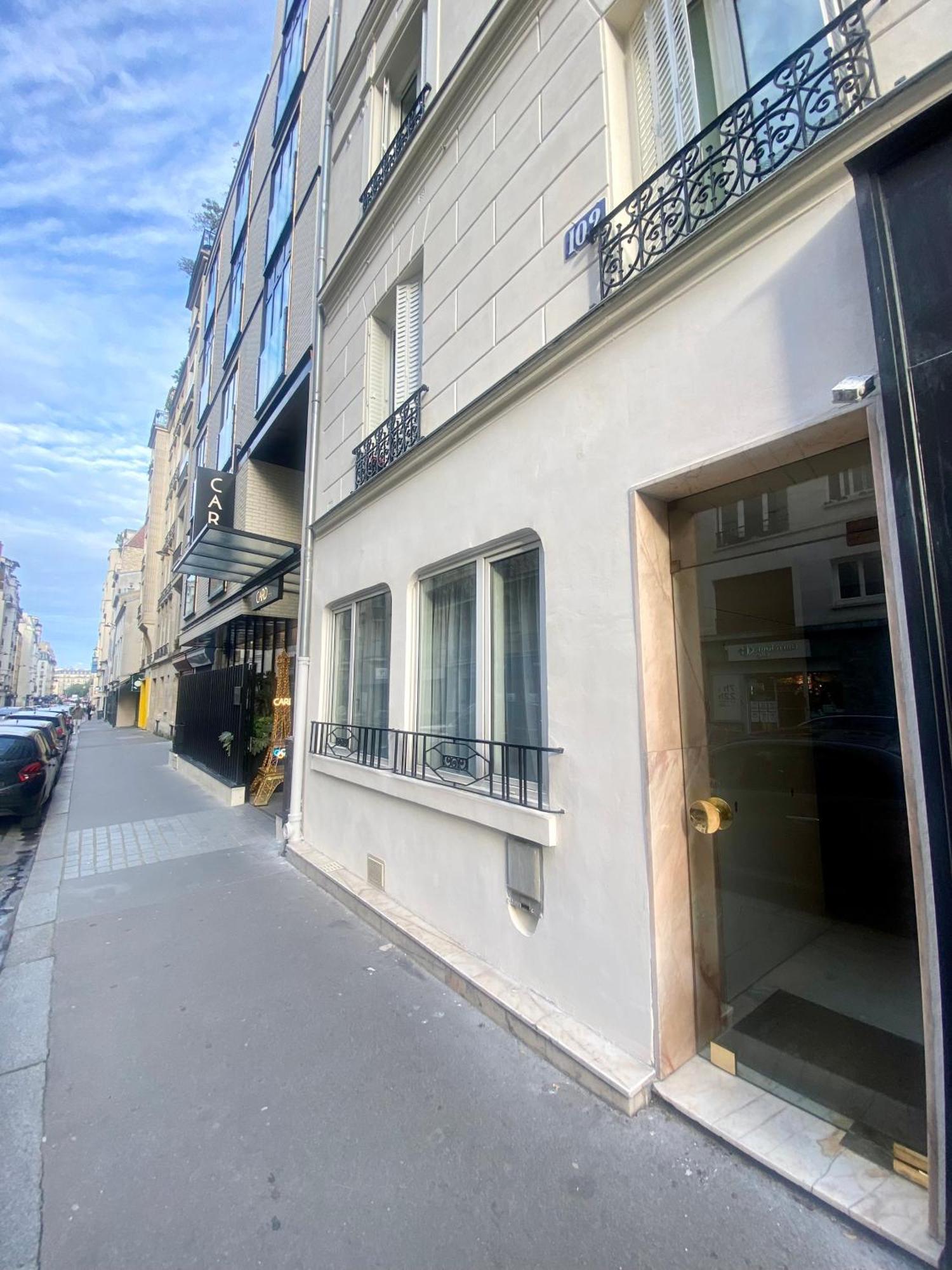 Tres Calme Sur Cour - Cardinet * Parijs